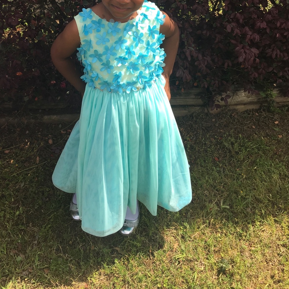Girls dress